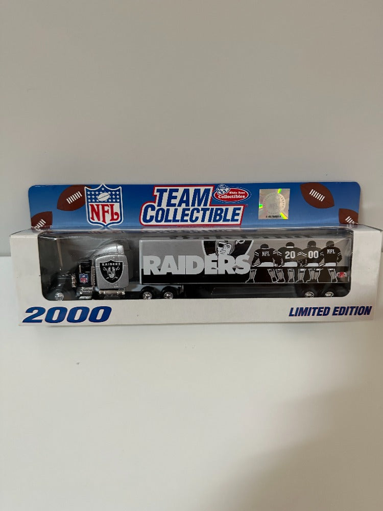 Las Vegas Raiders Fleer 2000 Team Collectible Series NFL Tractor