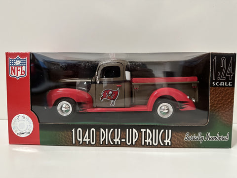 Tampa Bay Buccaneers Fleer Team Collectible NFL Ford 1940 Pick-up Truck 1:24 Toy Vehicle