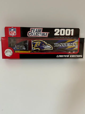 Baltimore Ravens Fleer 2001 Team Collectible Series NFL Tractor Trailer Scale Toy Vehicle.