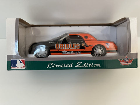 Baltimore Orioles White Rose Collectibles MLB 2002 Thunderbird 1:24 Toy Vehicle