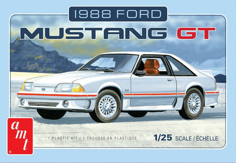 1/25 AMT 1988 Ford Mustang GT 5.0 Foxbody Plastic Model Car Kit AMT1216M