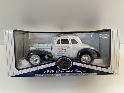 Lou Gehrig New York Yankees Fleer MLB 1939 Chevrolet Coupe  1:24 Toy Vehicle
